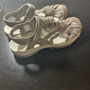 Keen Women’s Rose Hiking Water Sandals- Gray- Size 8.5